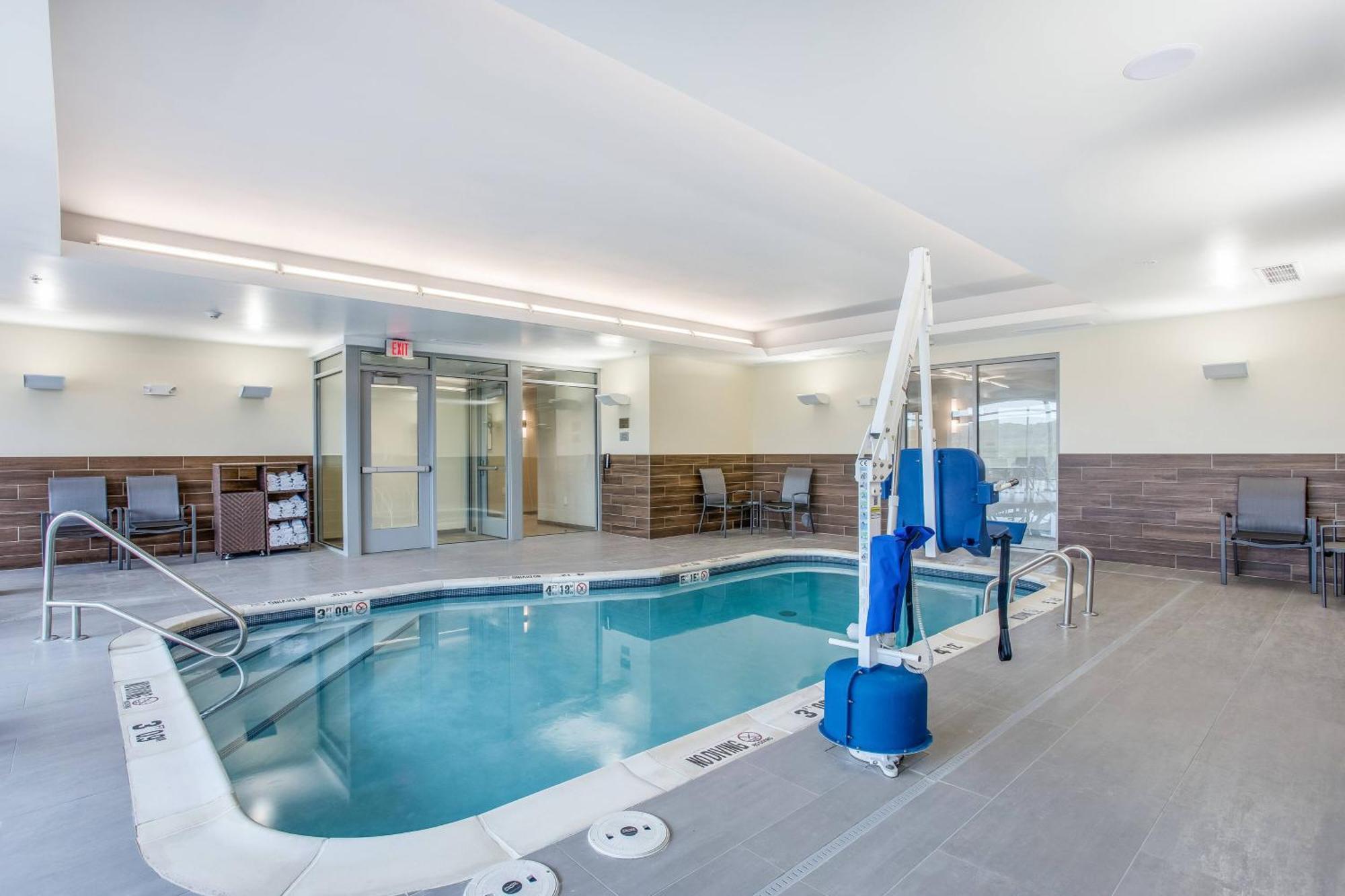Fairfield Inn & Suites רולה מראה חיצוני תמונה